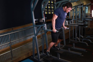 Dips - Chest Version: posición inicial
