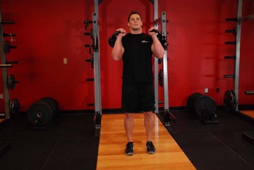 Double Kettlebell Jerk: posición inicial