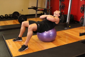 Crunch con fitball: posición final
