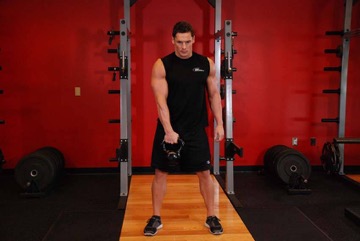 Kettlebell Hang Clean: posición inicial