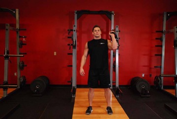 Push press a una mano con kettlebell: posición inicial
