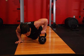 Flexión con kettlebell: posición inicial