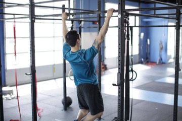 Scapular Pull-Up: posición final