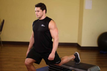 Standing Elevated Quad Stretch: posición final