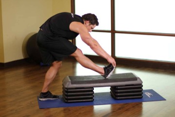 Standing Gastrocnemius Calf Stretch: posición final