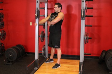 Weighted Sissy Squat: posición inicial